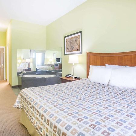 Days Inn & Suites By Wyndham Swainsboro Extérieur photo