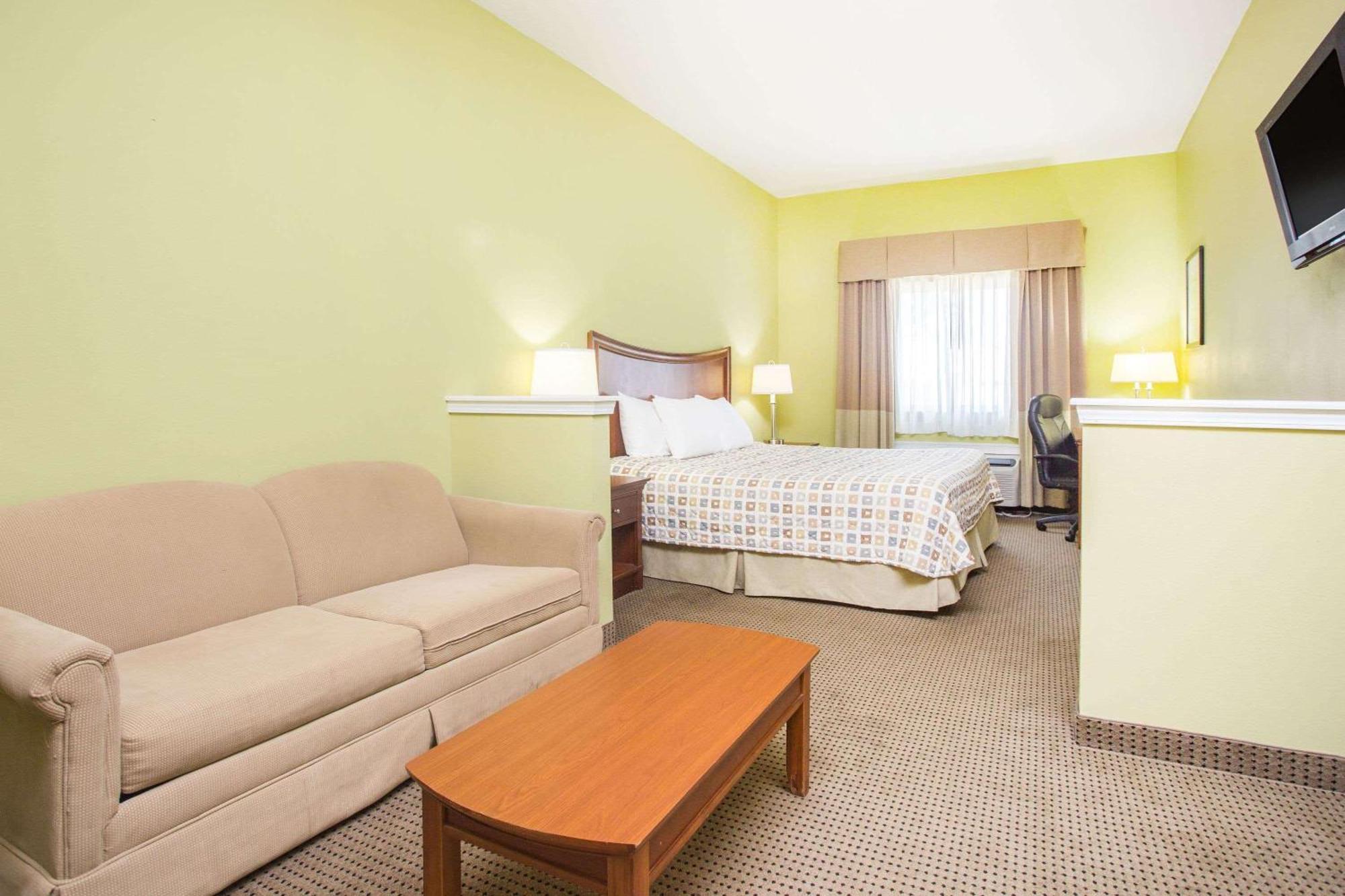 Days Inn & Suites By Wyndham Swainsboro Extérieur photo