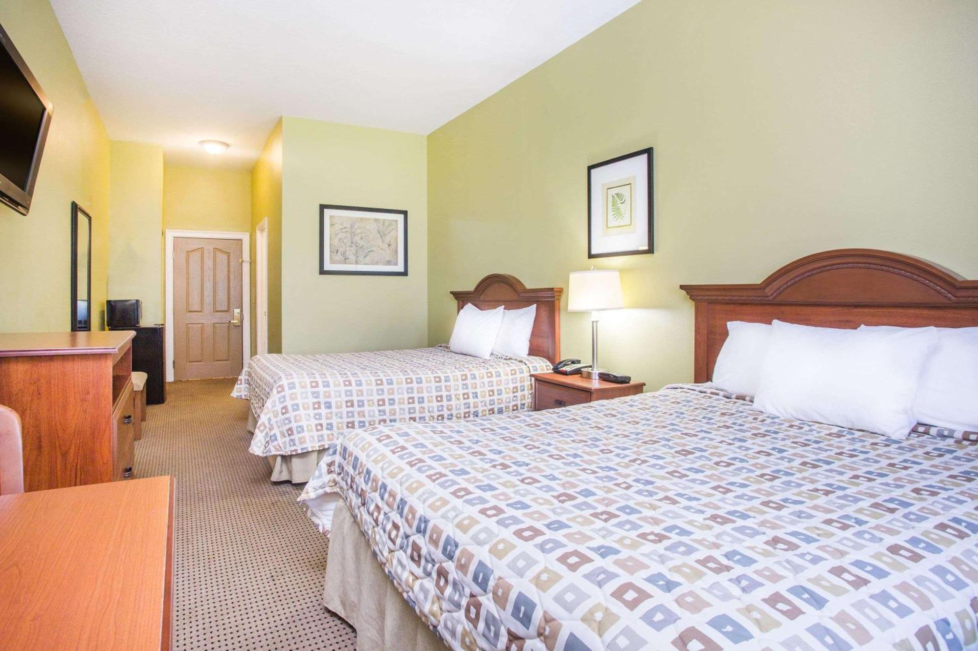Days Inn & Suites By Wyndham Swainsboro Extérieur photo