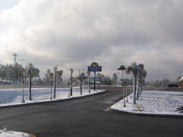 Days Inn & Suites By Wyndham Swainsboro Extérieur photo